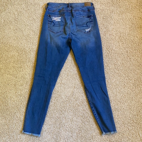 AMERICAN EAGLE WOMEN’S ripped/distressed HI-RISE JEGGING/jeans. Size 10R. - Picture 8 of 14